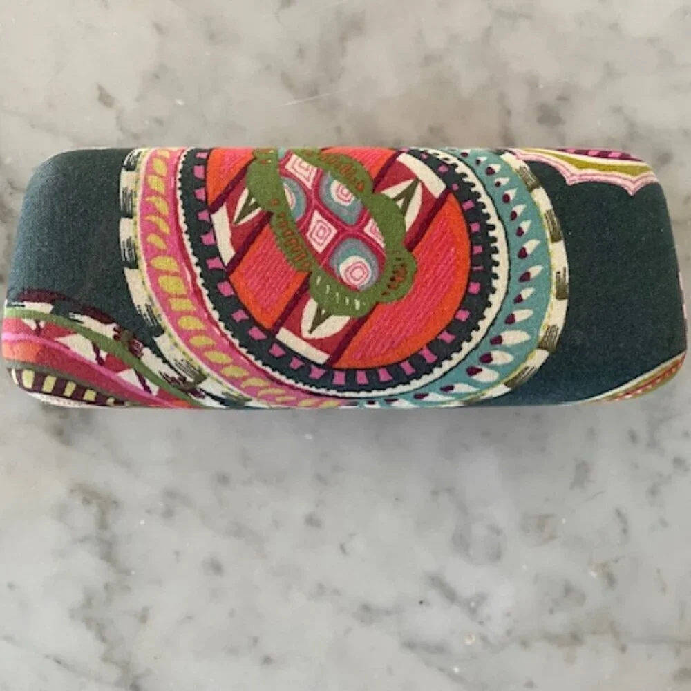 VERA BRADLEY Heirloom Paisley Hard Clam Shell Eye Glass Case Retired